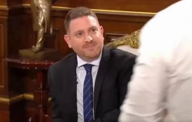 Entrevista a Milei por $LIBRA: filtraron un video en el que Caputo le indica a Jonatan Viale qué debe decir