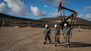 YPF, más cerca de desvincular a 2.500 empleados en Santa Cruz: esta semana habrá asamblea petrolera