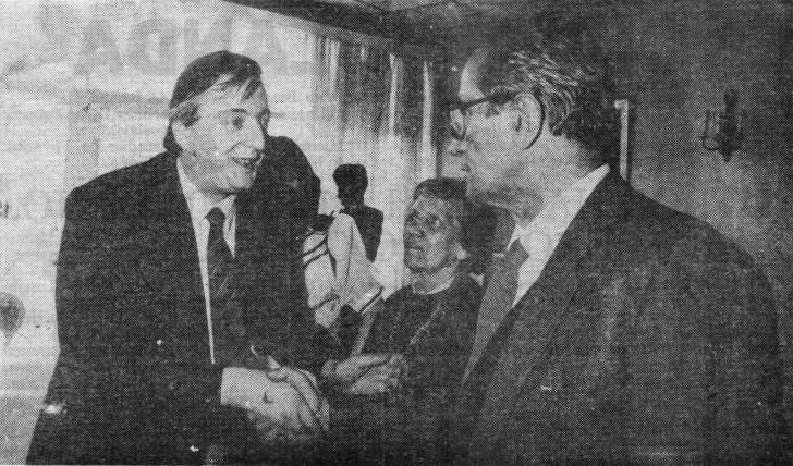 27-09-90-NESTOR-INTENDENTE-ETCHEVEHERE-ELVIRA-CALLE-DE-ANTEQUEDA-728x428