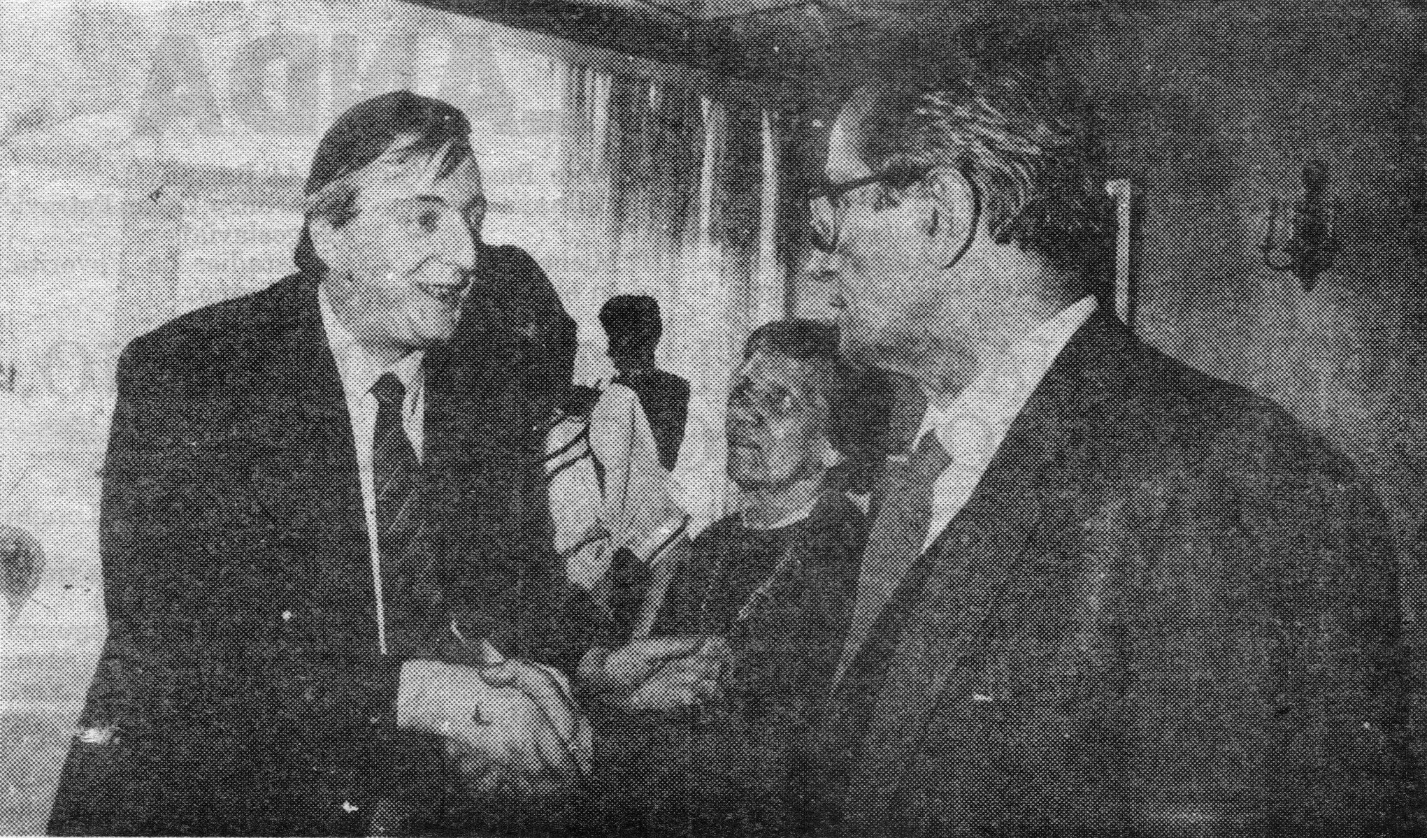 27-09-90-NESTOR-INTENDENTE-ETCHEVEHERE-ELVIRA-CALLE-DE-ANTEQUEDA-728x428