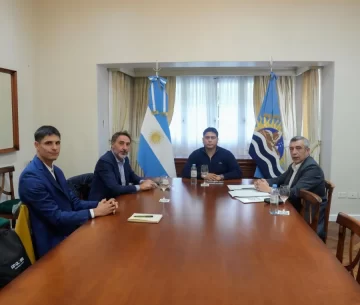 Hidrógeno verde: Claudio Vidal se reunió con empresarios para avanzar con proyectos en Santa Cruz