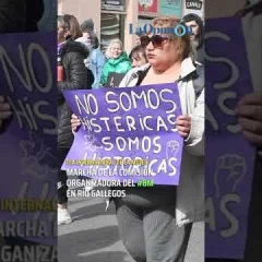 8M: Mujeres y diversidades marcharon en Santa Cruz “hartas de las estafa” del Gobierno