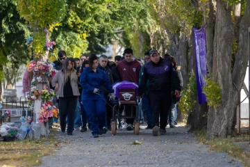 Último adiós a Doña Rosa: Río Gallegos se unió en una emotiva caravana Último adiós a Doña Rosa: Río Gallegos se unió en una emotiva caravana