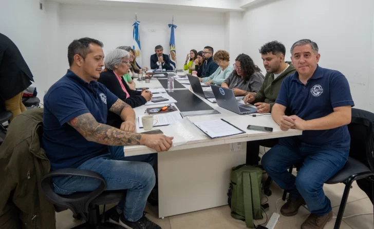 Santa Cruz: el recupero salarial anual sería de 12,97% para docentes