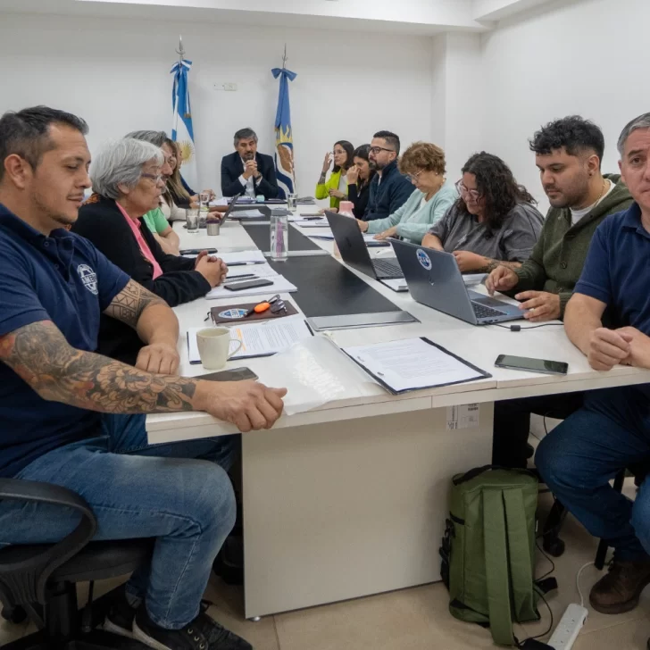 Santa Cruz: el recupero salarial anual sería de 12,97% para docentes