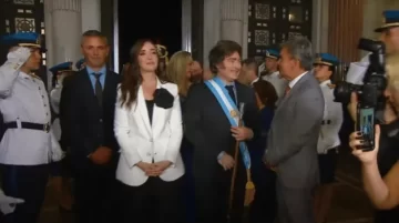 Javier Milei y Victoria Villarruel se saludaron en el Congreso: la vice no está invitada a la cena en la Rosada