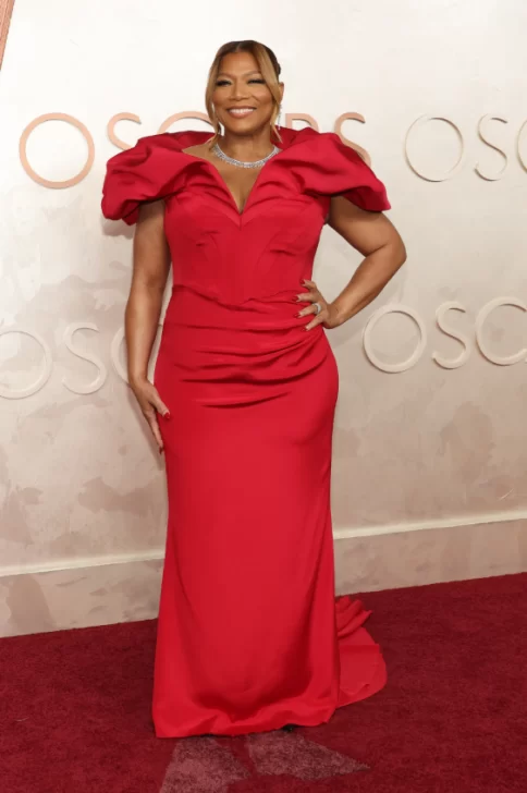 LOOKS-OSCAR-26-484x728