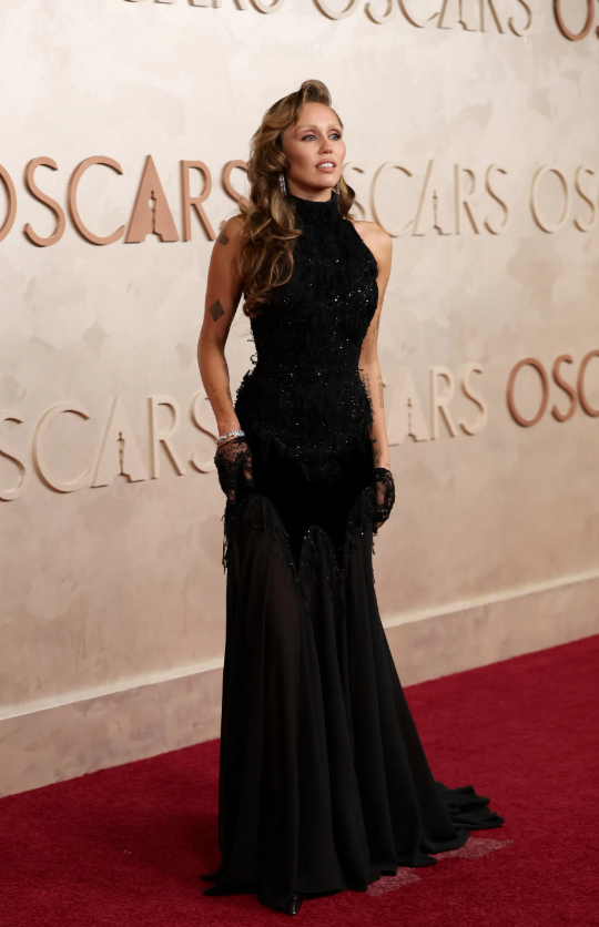 LOOKS-OSCAR-34-470x728