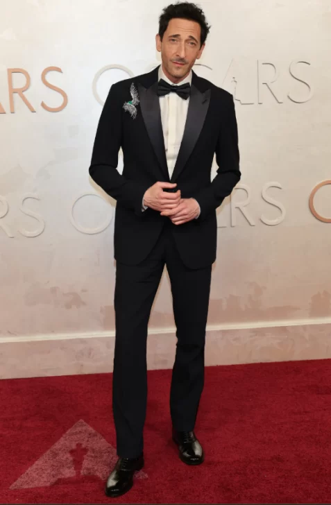 LOOKS-OSCAR-39-477x728