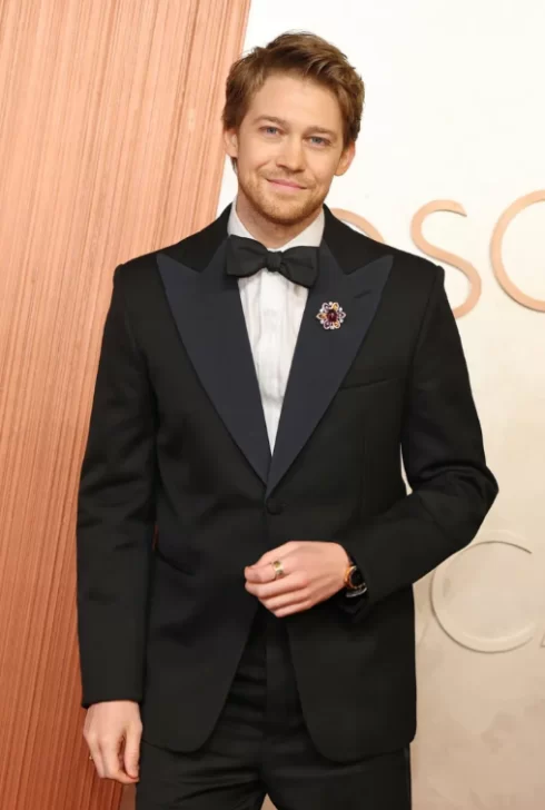 LOOKS-OSCAR-6-490x728