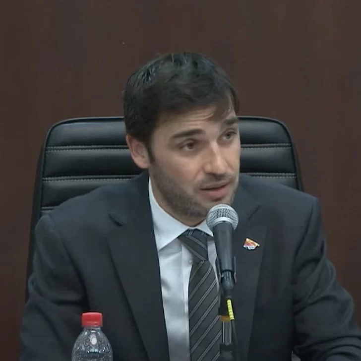 “Nacho” Torres: “A Chubut no la va salvar ninguna fuerza del cielo, sino el trabajo y la producción” “Nacho” Torres: “A Chubut no la va salvar ninguna fuerza del cielo, sino el trabajo y la producción”