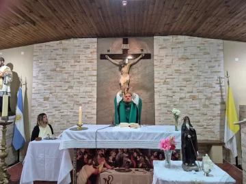 Padre Raúl Domínguez celebró sus primeras misas dominicales en Caleta Olivia Padre Raúl Domínguez celebró sus primeras misas dominicales en Caleta Olivia