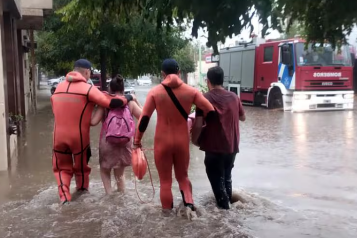 Prefectura-Naval-se-sumo-a-las-tareas-de-salvamento-en-Bahia-Blanca