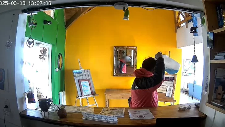 Tensión en El Calafate: Se prendió fuego “a lo bonzo” en el trabajo de su ex pareja