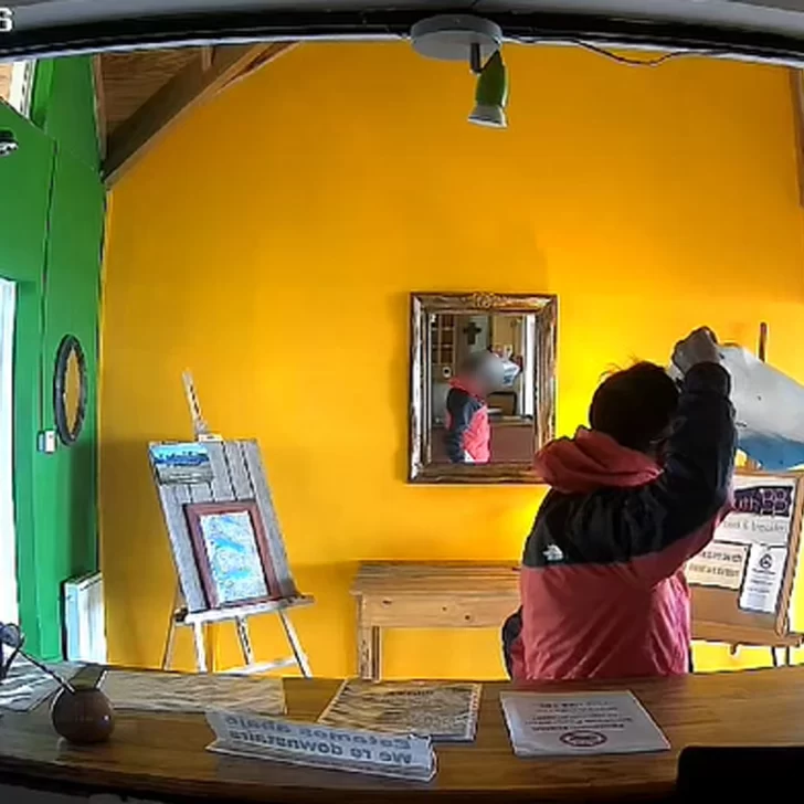 Tensión en El Calafate: Se prendió fuego “a lo bonzo” en el trabajo de su ex pareja