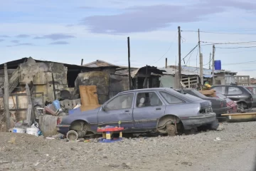 Voraz incendio destruyó dos casas en Río Gallegos: “Tengo 17 años y un bebé, perdí todo” Voraz incendio destruyó dos casas en Río Gallegos: “Tengo 17 años y un bebé, perdí todo”