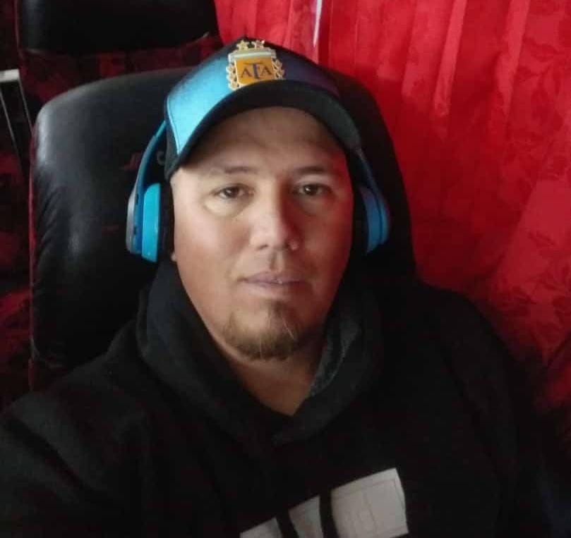  Roberto Argel tenía 48 años de edad cuando murió debido a un balazo en el abdomen.