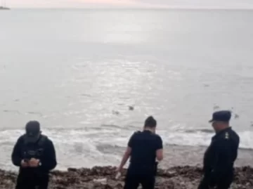 Hallaron un cuerpo flotando en la costa de Comodoro Rivadavia e investigan un posible ahogamiento