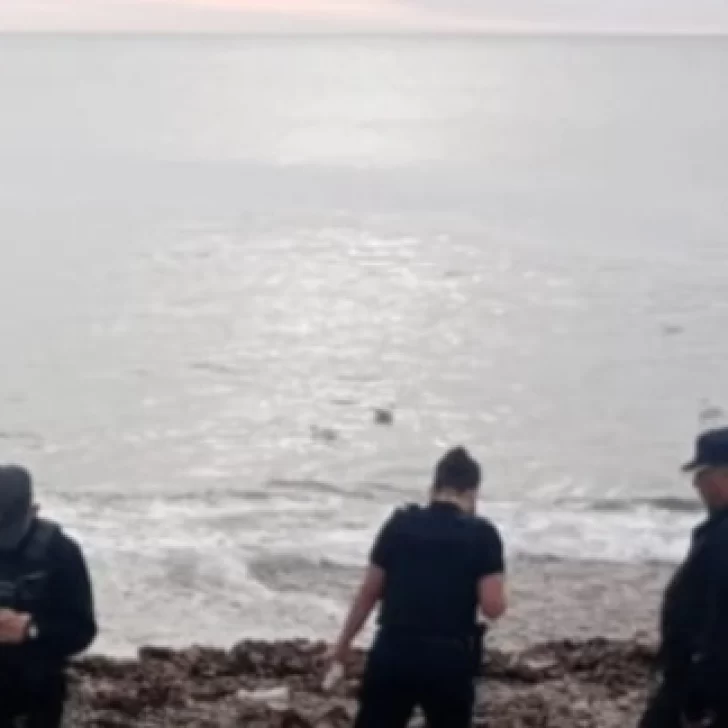 Hallaron un cuerpo flotando en la costa de Comodoro Rivadavia e investigan un posible ahogamiento