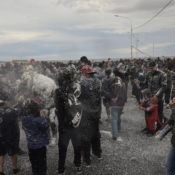 Festejos de Carnaval continuarán este lunes en la Costanera