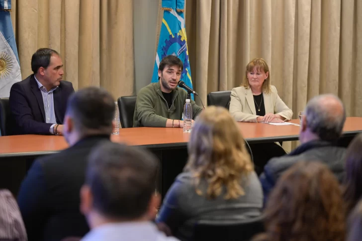 “En esta provincia sobra mercado para hacer que explote de trabajo”, dijo “Nacho” Torres tras la reactivación del Astillero en Comodoro Rivadavia