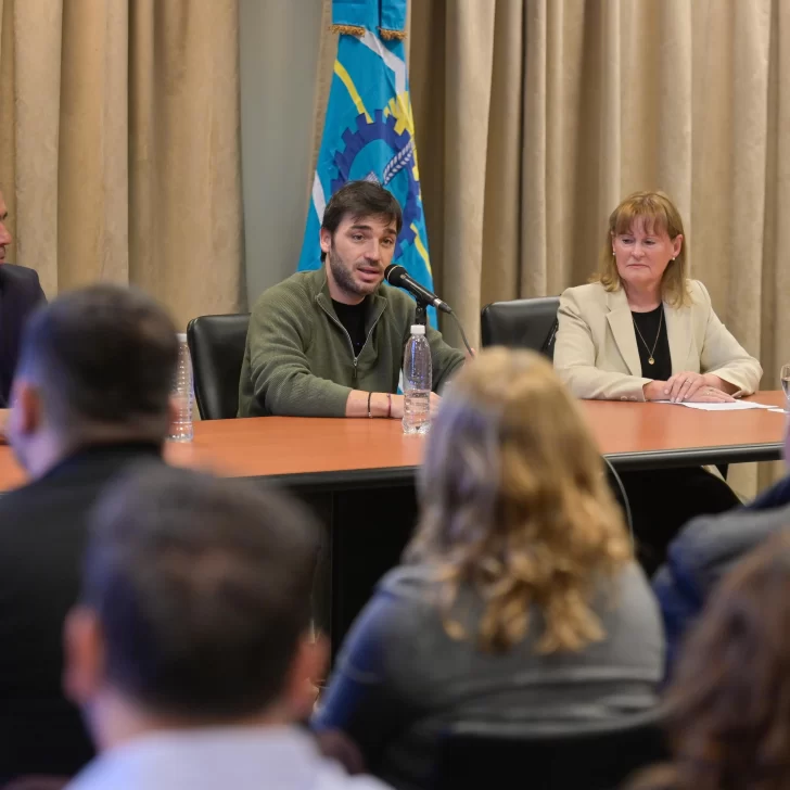 “En esta provincia sobra mercado para hacer que explote de trabajo”, dijo “Nacho” Torres tras la reactivación del Astillero en Comodoro Rivadavia