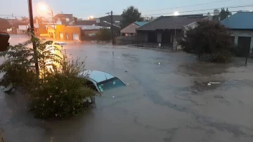 Impresionantes inundaciones en Bahía Blanca: cayeron 200mm y hay decenas de evacuados
