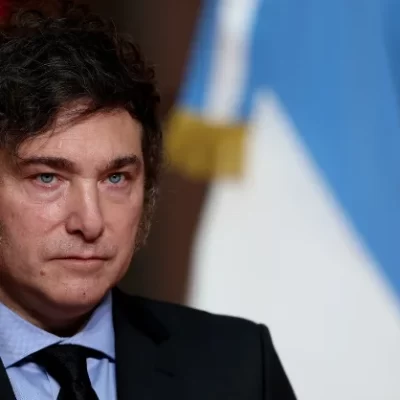 Retrocede el optimismo de los argentinos en la gestión de Milei, según una encuesta