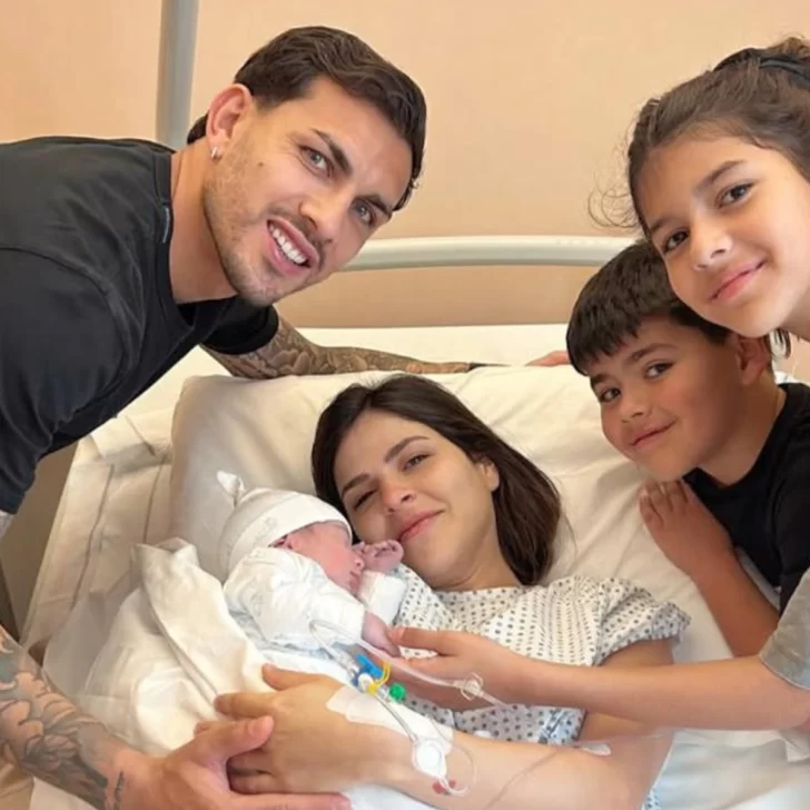 Nació el bebé de Leandro Paredes y Camila Galante: las tiernas fotos de la familia y el nombre que enloqueció a todos