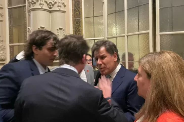 Manes denunciará a Santiago Caputo por amenazas agravadas: “No soy el primero al que patotean”