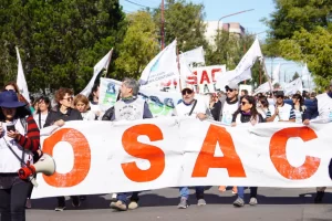 ADOSAC definió paro y movilización y advirtió que no iniciará las clases