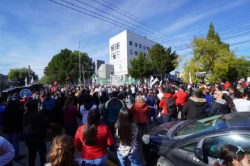 Bajo la consigna “Presentismo nunca más”, docentes marcharon en Río Gallegos