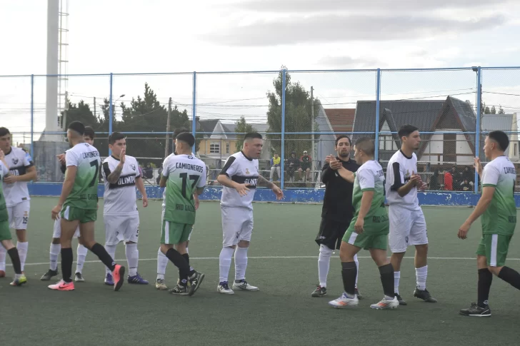 Camioneros manda en la Primera A: así quedó la tabla tras la tercera fecha