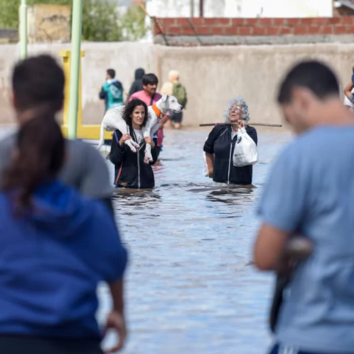 Temporal en Bahía Blanca: ascienden a 16 los muertos y aún buscan a las hermanas de 1 y 5 años