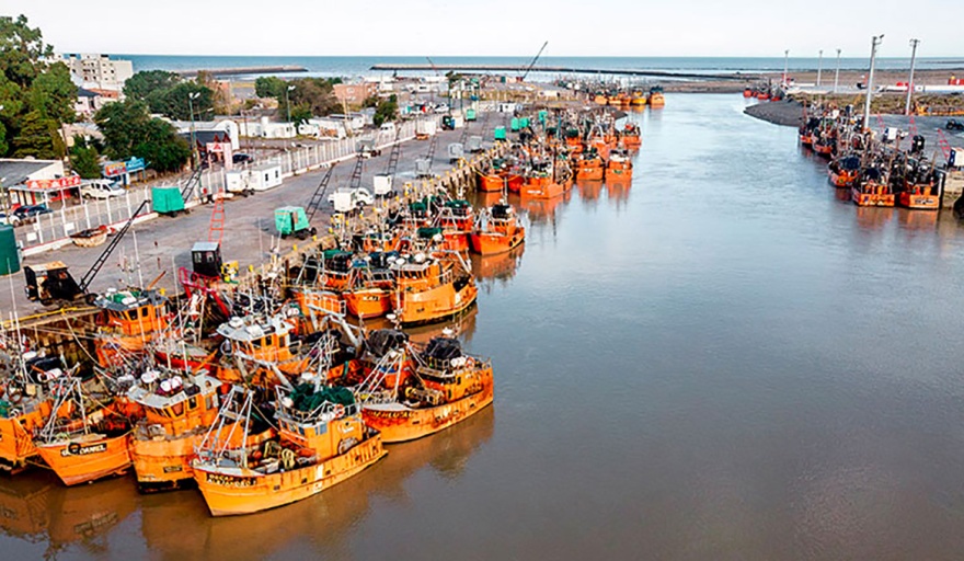  La cantidad de buques en puerto se multiplican en la Patagonia.