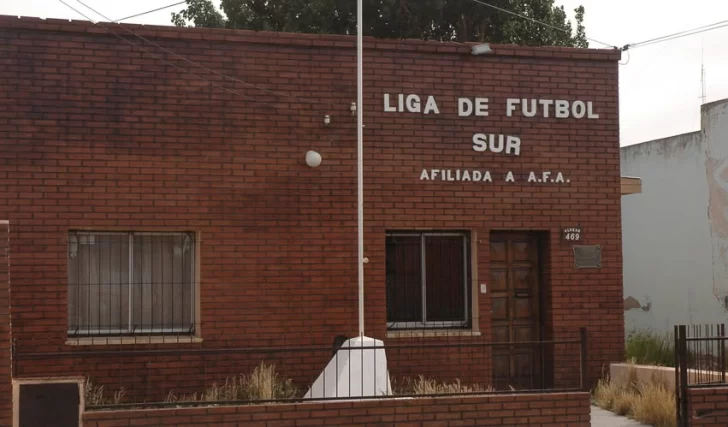 La liga de Fútbol Sur y su reconocimiento institucional