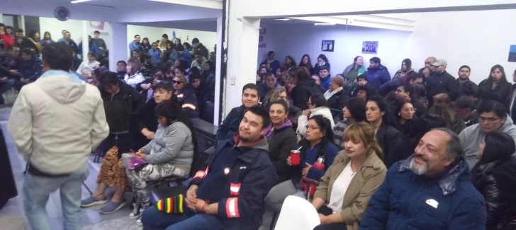 Esteban Bayer, Pablo Grasso y la militancia, contra un gobierno negacionista