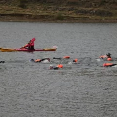 Travesía binacional de aguas abiertas frías en Río Turbio