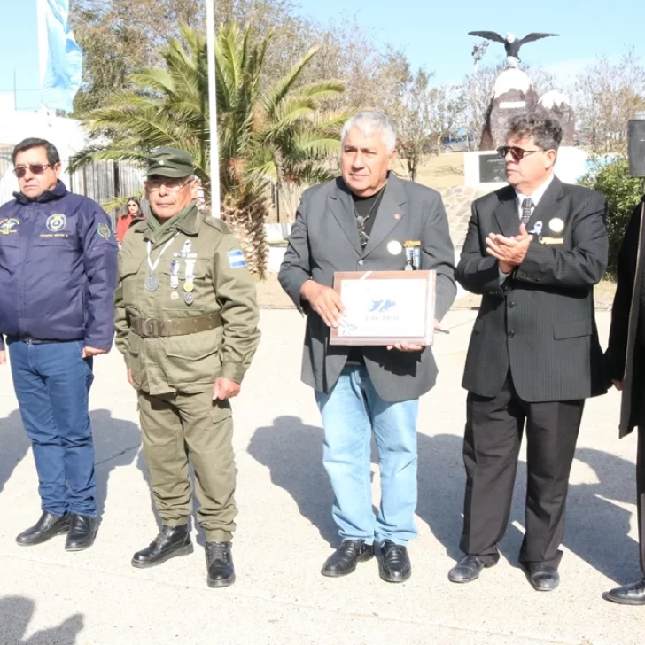 “Esperemos que cada día más se siembre en los jóvenes nuestro sentido nacionalista” 