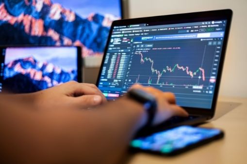 Ventury FX detalla Qué Significa Ir en Long o en Short: Operando a la Alza y a la Baja