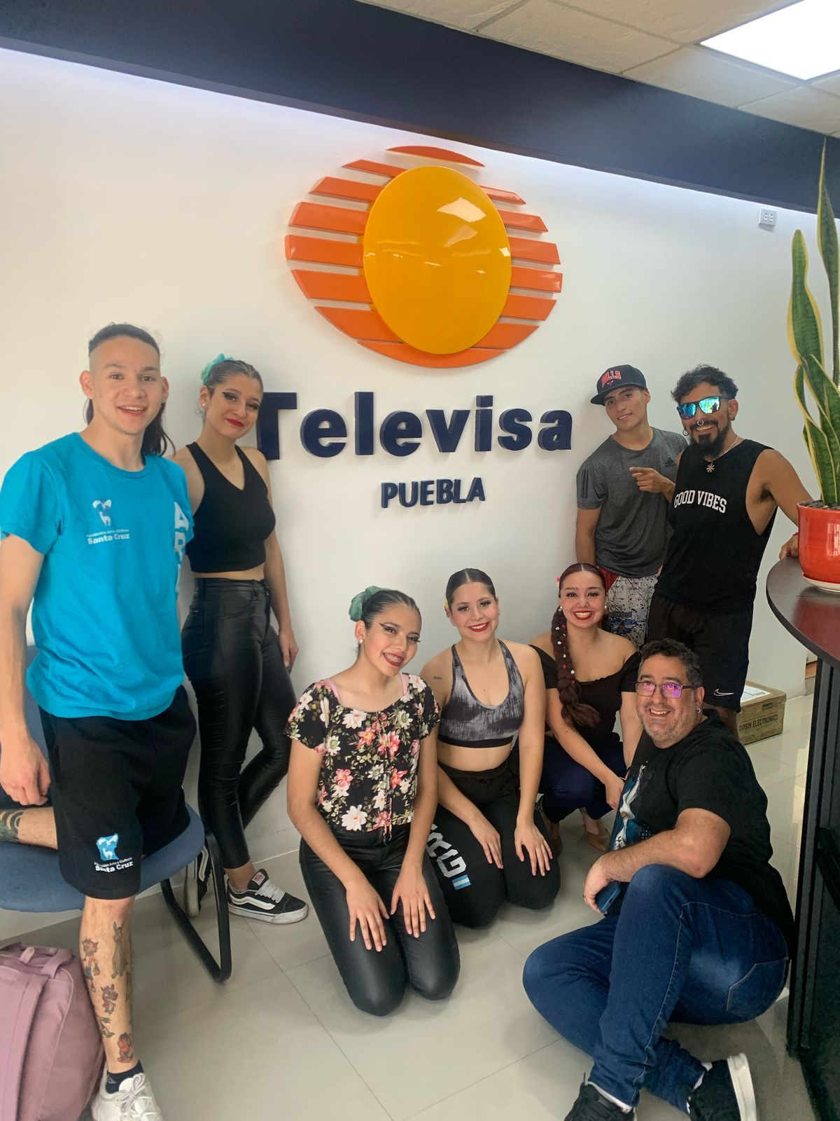  Los santacruceños visitaron la señal Televisa.