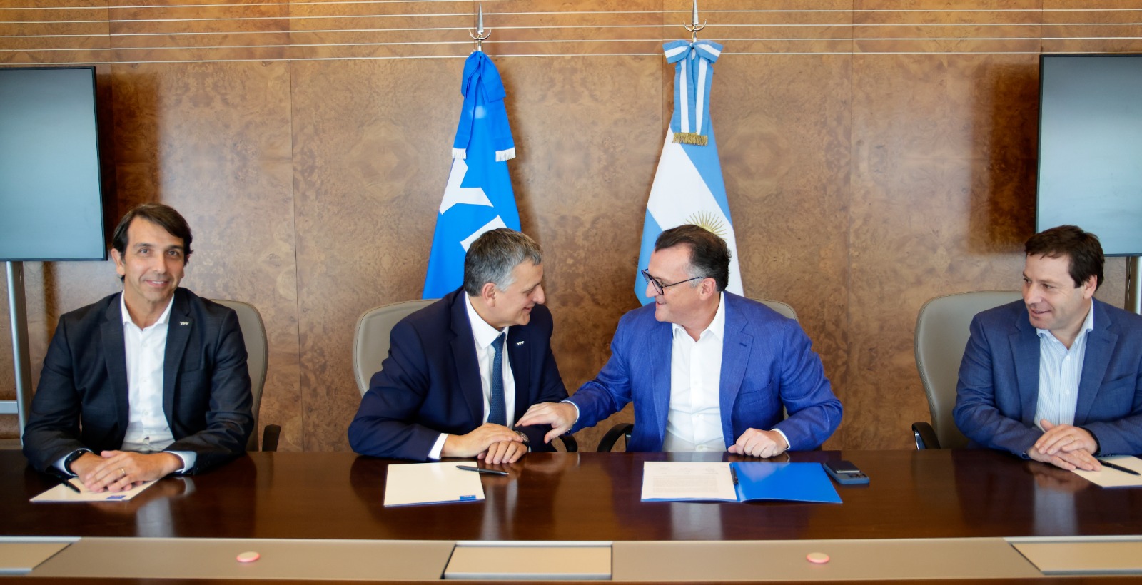 YPF y Globant sellan una alianza estratégica para la transformación digital de la compañía aplicando inteligencia artificial