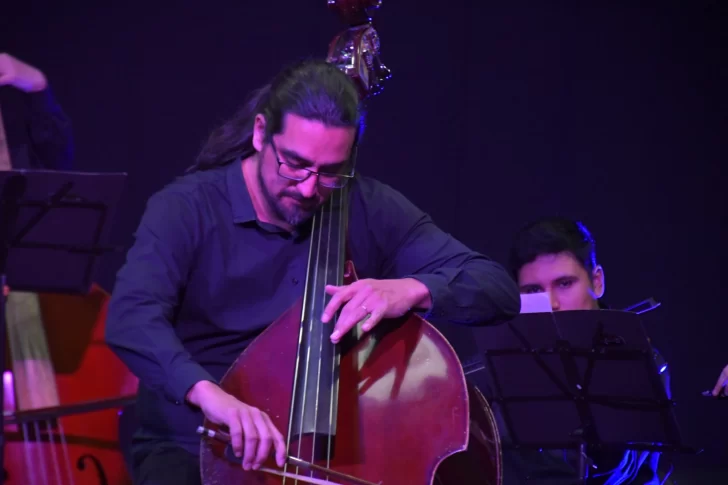 CONCIERTO-20-ANIVERSARIO-ORQUESTA-DEL-BARRIO-6-728x485