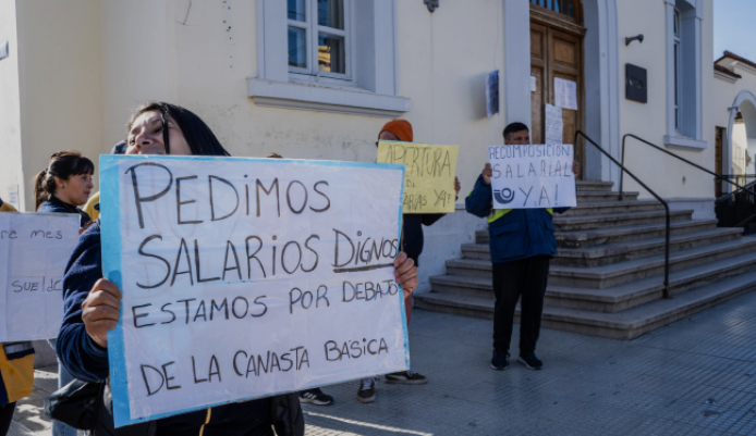 El costo de vida y los reclamos salariales, uno de los temas que deberá sortear el gobierno en 2025. El costo de vida y los reclamos salariales, uno de los temas que deberá sortear el gobierno en 2025.