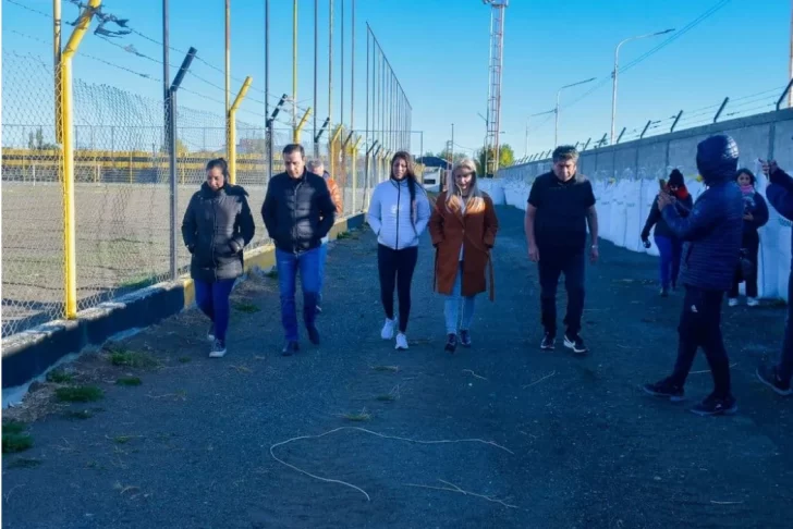 La recorrida del intendente, funcionarios y las autoridades de Ferro. La recorrida del intendente, funcionarios y las autoridades de Ferro.