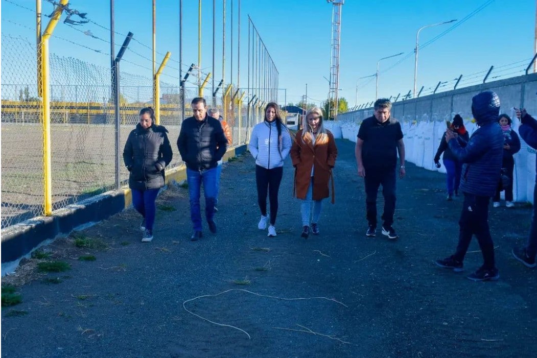  La recorrida del intendente, funcionarios y las autoridades de Ferro.