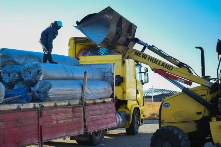 Llegó el césped sintético para el estadio de Ferrocarril YCF