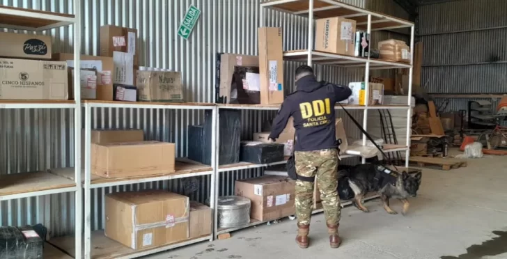 Desde Neuquén, le mandó una encomienda con un frasco de flores de marihuana a su amigo de Río Gallegos