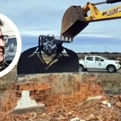 Echaron al responsable de destruir el monumento de Osvaldo Bayer