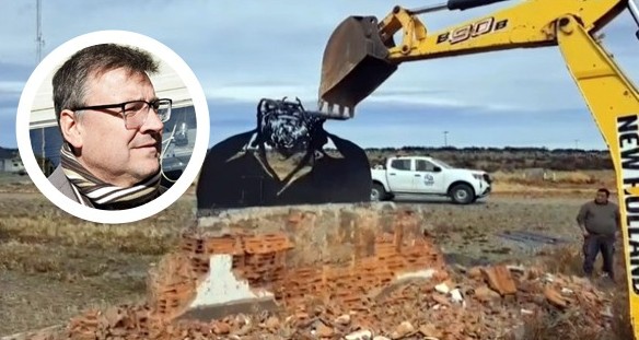Echaron al responsable de destruir el monumento de Osvaldo Bayer